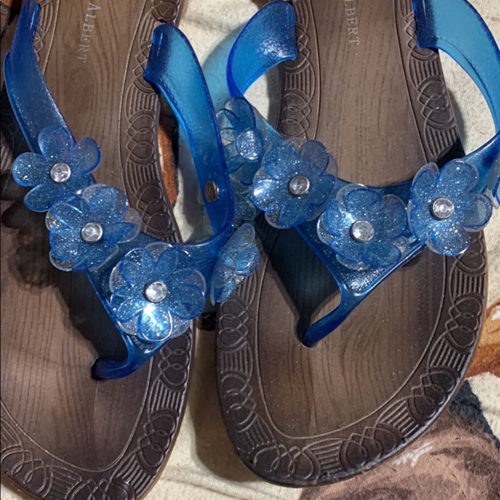 Shoes - Picture 2 of 3